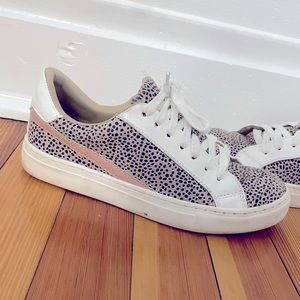 Size 7 cheetah print laced sneakers